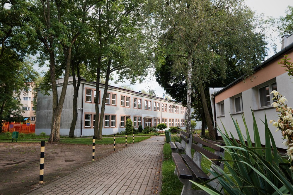 Modernizacja energetyczna ZSUiP w Płocku - rozpoczęły się prace przy szkole
